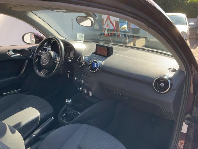 Audi A1 1.4 TFSI Ambition 2011 – снимка 17