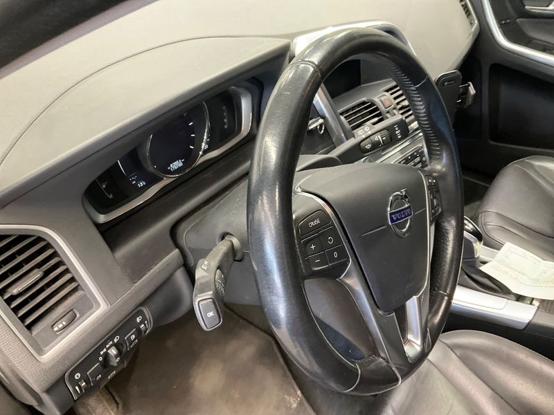 Volvo XC60 2.0 D4 Summum 2WD 2016 – снимка 31