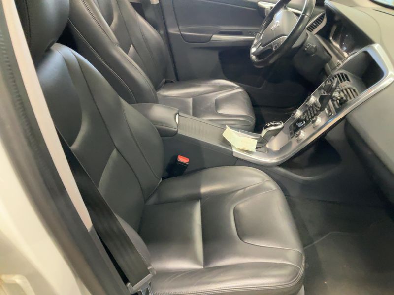 Volvo XC60 2.0 D4 Summum 2WD 2016 – снимка 16