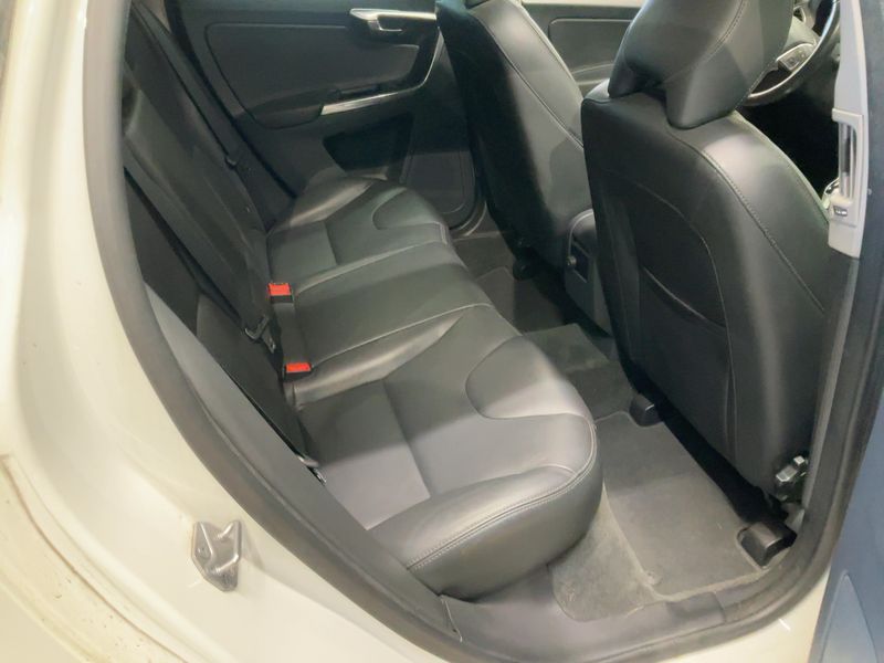 Volvo XC60 2.0 D4 Summum 2WD 2016 – снимка 19