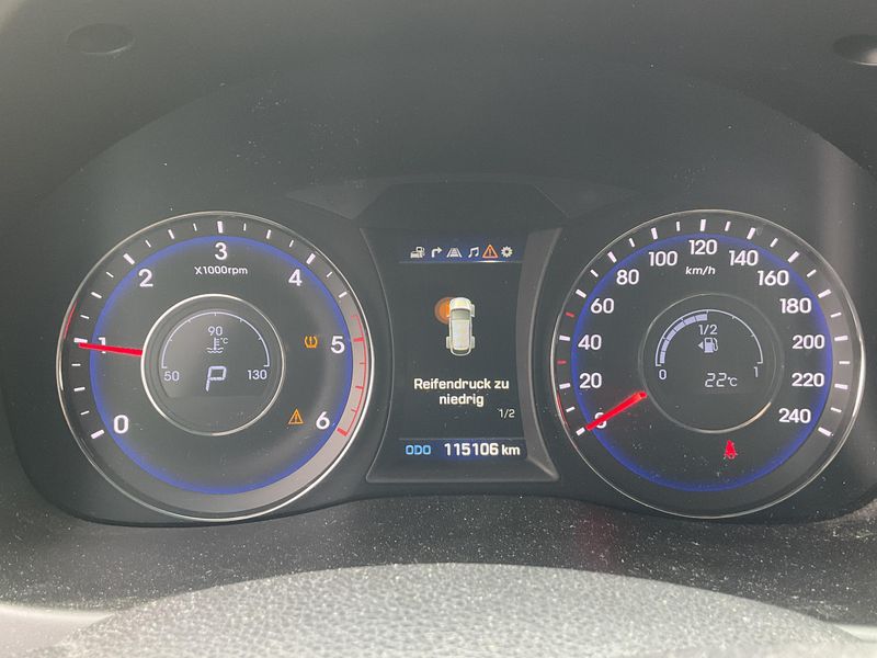 Hyundai i40 1.7 CRDi Style Blue 2017 – снимка 18