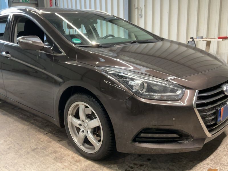 Hyundai i40 1.7 CRDi Style Blue 2017 – снимка 12