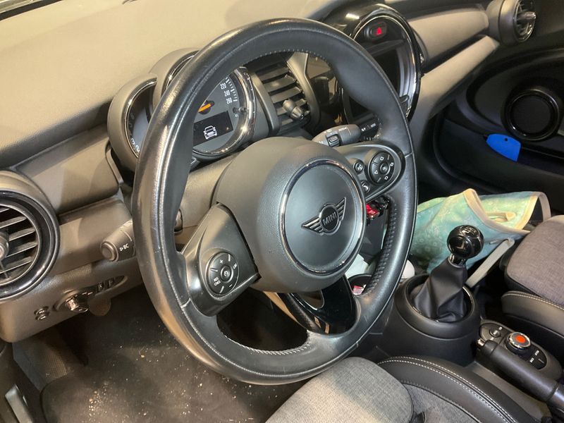 MINI Cabrio One 2020 – снимка 22