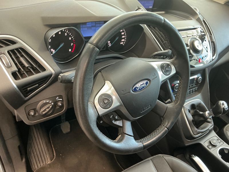 Ford Kuga 1.5 EcoBoost Individual 2015 – снимка 26