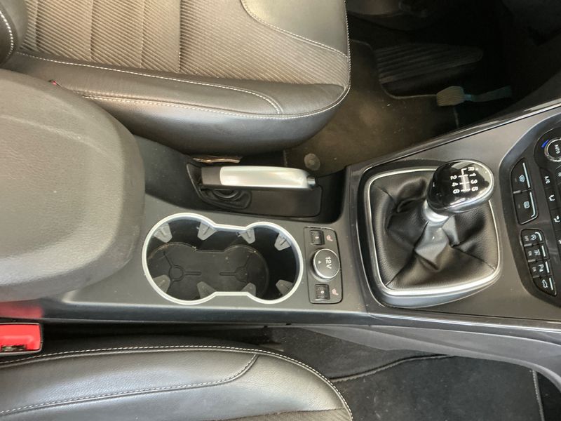 Ford Kuga 1.5 EcoBoost Individual 2015 – снимка 24