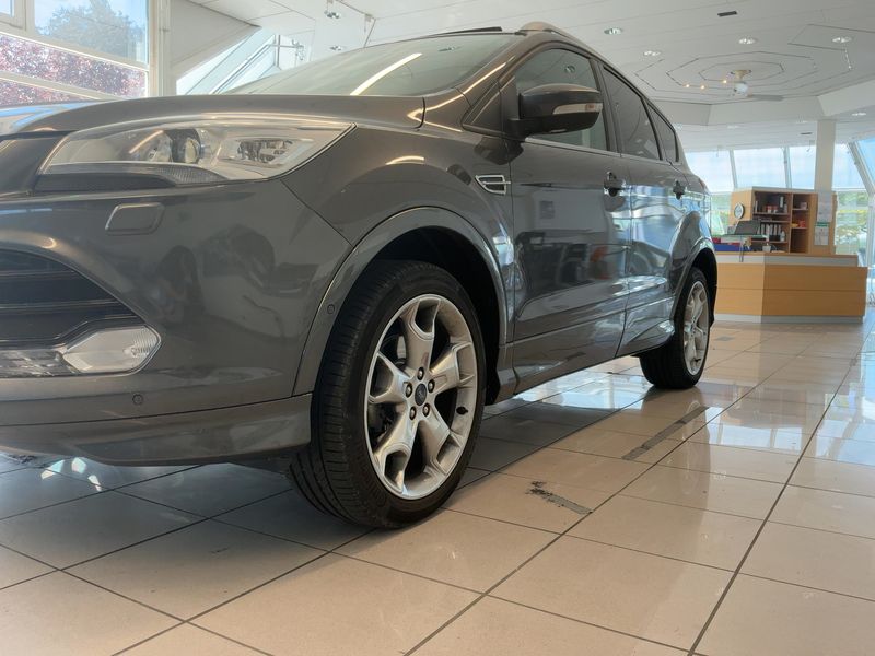 Ford Kuga 1.5 EcoBoost Individual 2015 – снимка 2