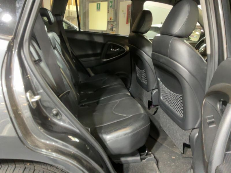 Toyota RAV 4 2.0 Lounge 2010 – снимка 19