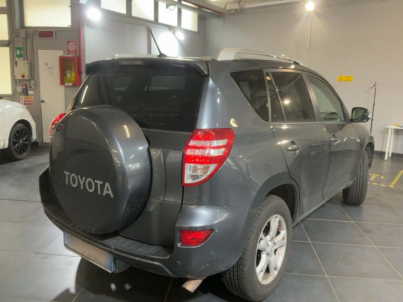 Toyota RAV 4 2.0 Lounge 2010 – снимка 8