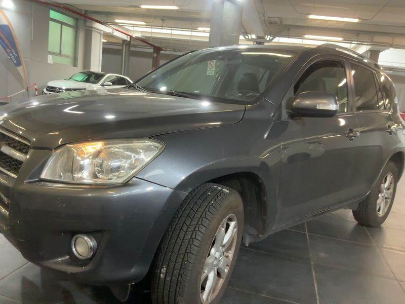 Toyota RAV 4 2.0 Lounge 2010 – снимка 2