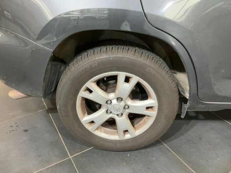 Toyota RAV 4 2.0 Lounge 2010 – снимка 9