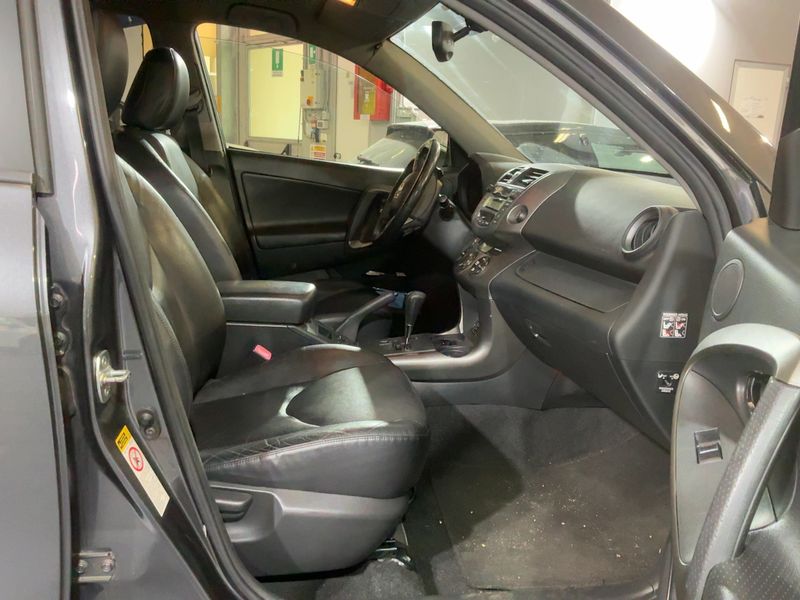 Toyota RAV 4 2.0 Lounge 2010 – снимка 16
