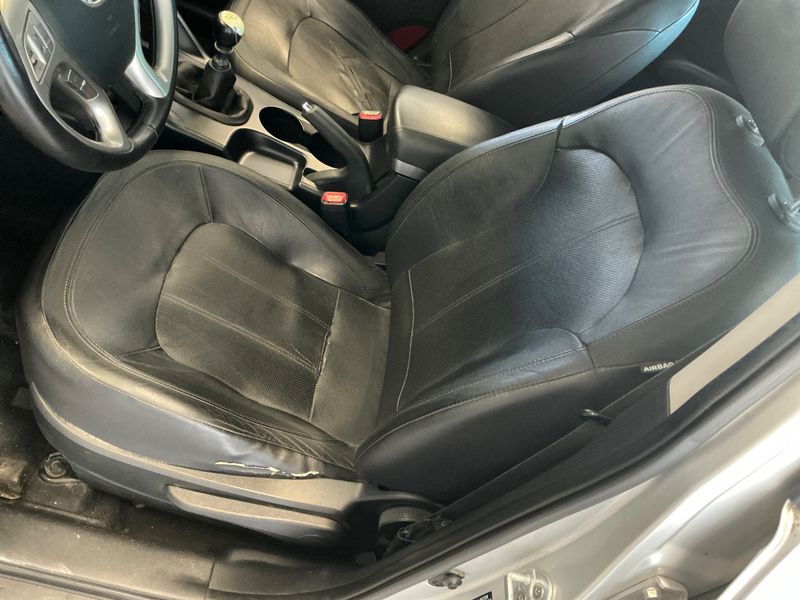 Hyundai ix35 2.0 CRDi Premium AWD 2012 – снимка 26