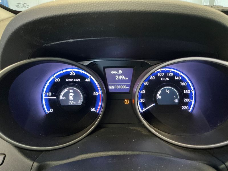 Hyundai ix35 2.0 CRDi Premium AWD 2012 – снимка 18