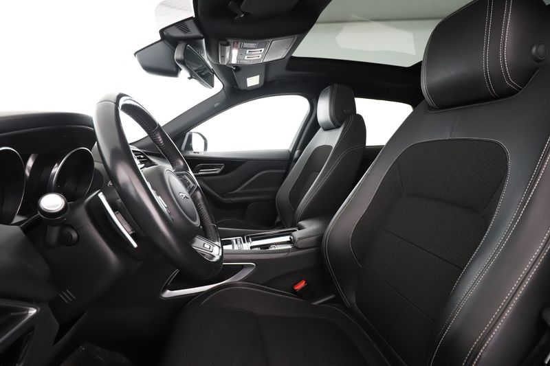 Jaguar F-Pace 25d R-Sport AWD 2017 – снимка 16