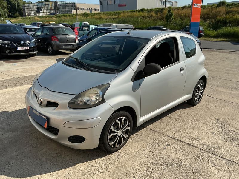 Toyota Aygo 1.0 In 2011 – снимка 1