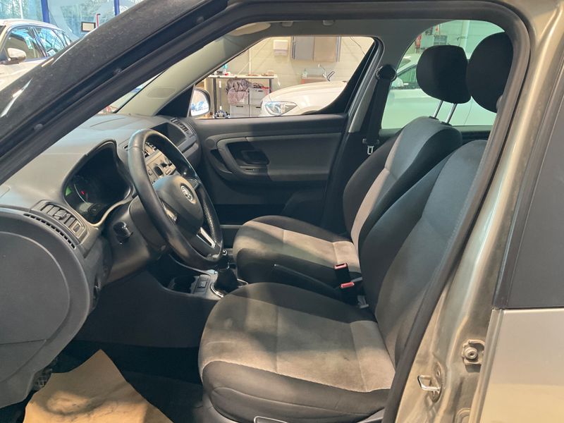 Skoda Roomster 1.6 TDI Active+ 2014 – снимка 32