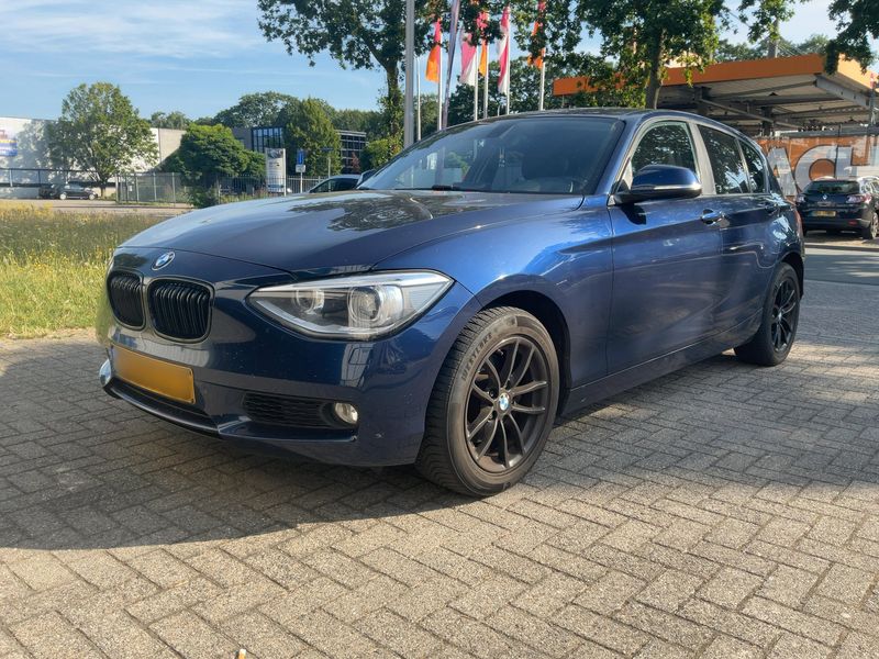 BMW 1er 118i 2014 – снимка 2