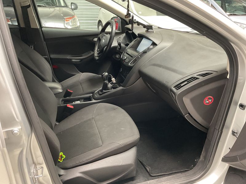 Ford Focus 1.0 EcoBoost Trend 2015 – снимка 3