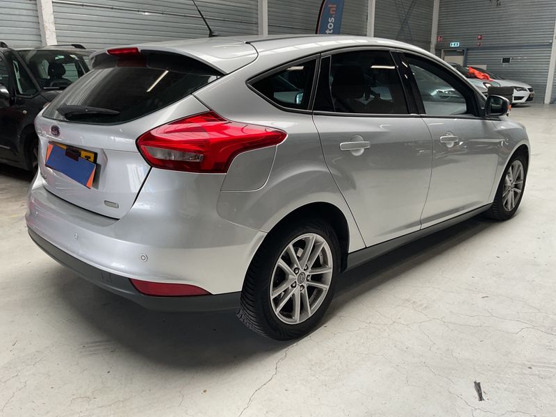 Ford Focus 1.0 EcoBoost Trend 2015 – снимка 2