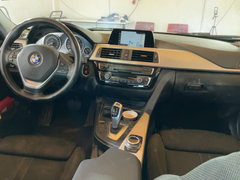 BMW 3er 320d xDrive 2018 – снимка 17
