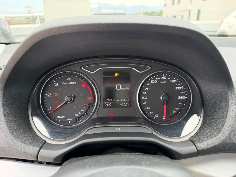 Audi Q2 1.6 TDI Admired 2019 – снимка 12
