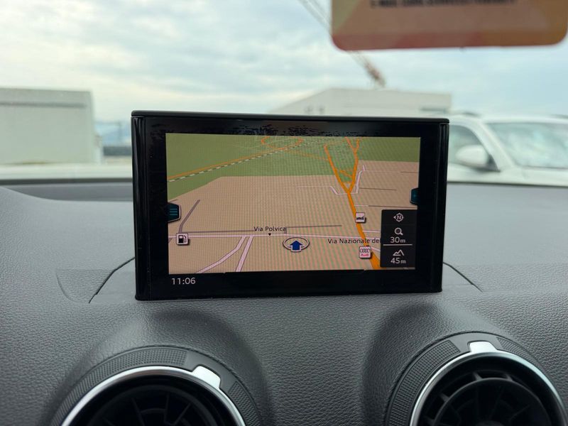 Audi Q2 1.6 TDI Admired 2019 – снимка 13