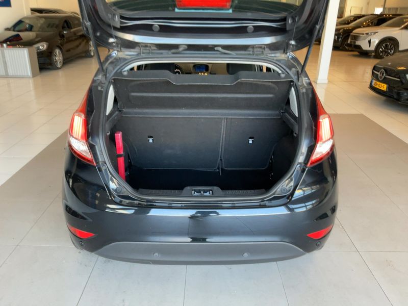 Ford Fiesta 1.5 TDCi Titanium 2015 – снимка 15