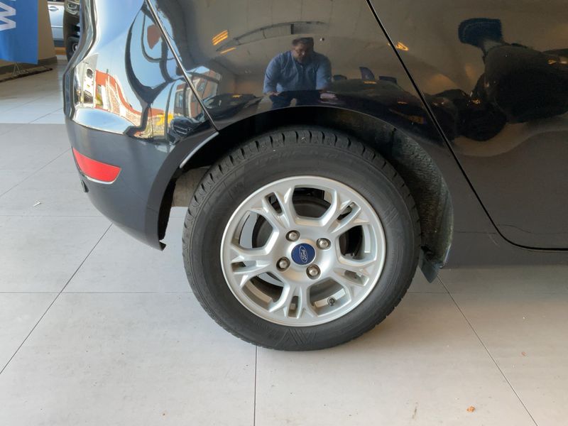 Ford Fiesta 1.5 TDCi Titanium 2015 – снимка 9