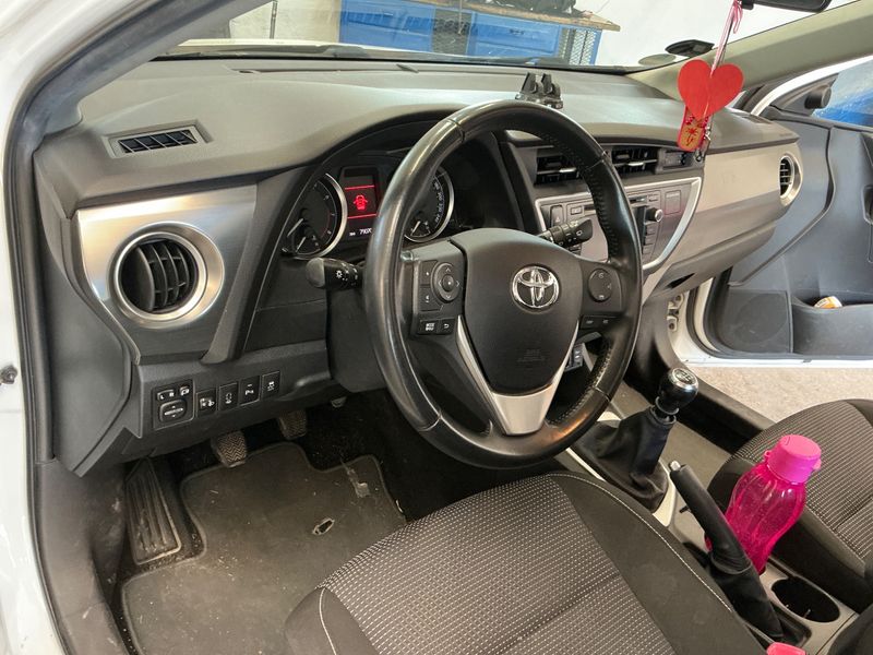 Toyota Auris 1.6 START Edition 2013 – снимка 31