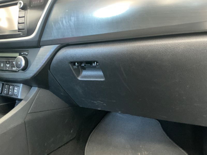 Toyota Auris 1.6 START Edition 2013 – снимка 25