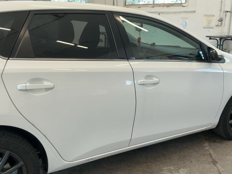Toyota Auris 1.6 START Edition 2013 – снимка 10