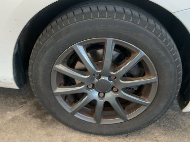 Toyota Auris 1.6 START Edition 2013 – снимка 11