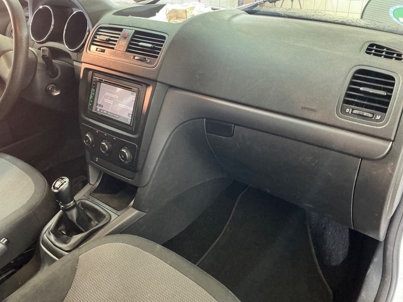Skoda Yeti 1.4 TSI Active Plus Edition 2013 – снимка 26