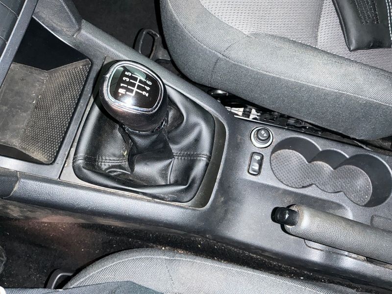 Skoda Yeti 1.4 TSI Active Plus Edition 2013 – снимка 32