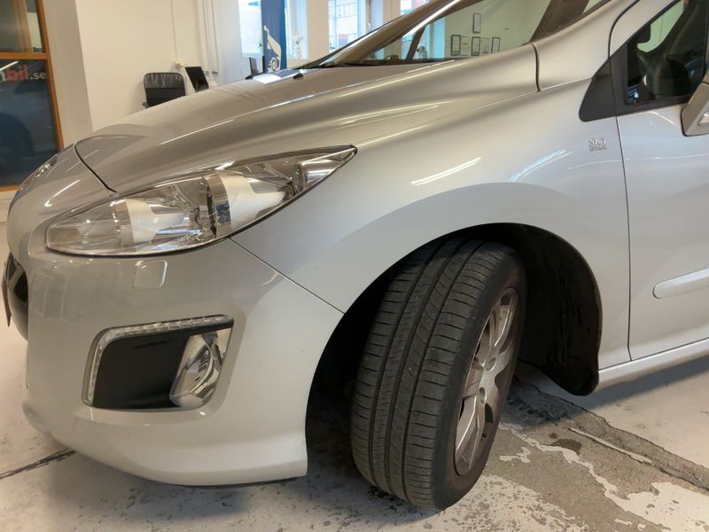 Peugeot 308 1.6 e-HDi Style 2013 – снимка 2
