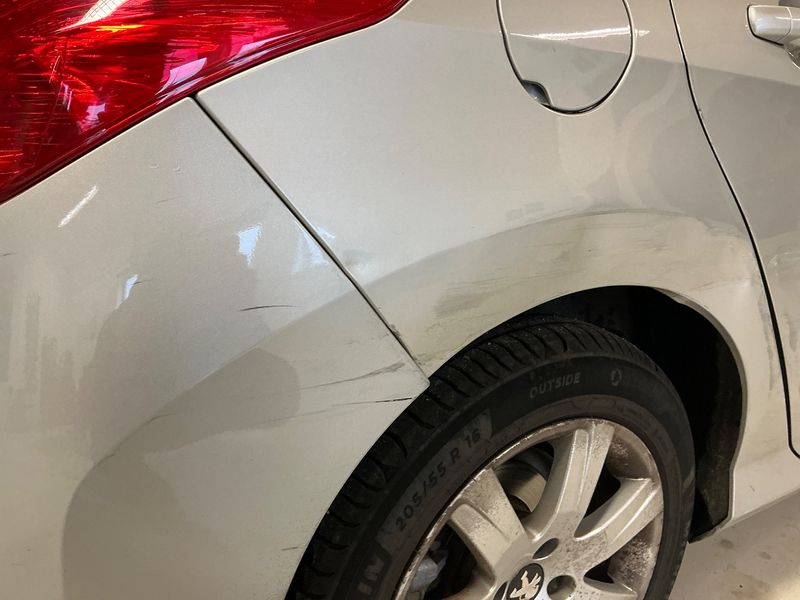 Peugeot 308 1.6 e-HDi Style 2013 – снимка 20