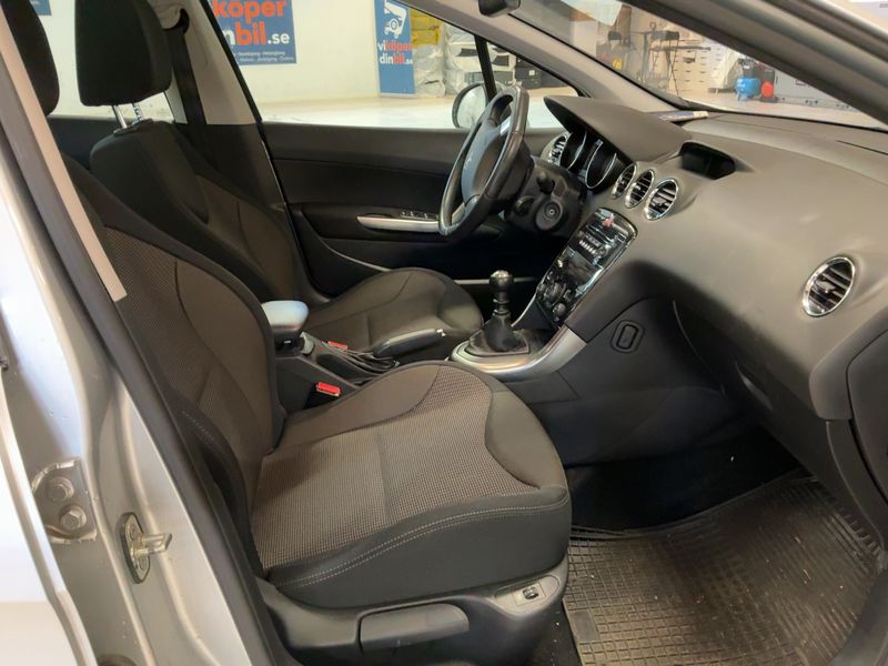 Peugeot 308 1.6 e-HDi Style 2013 – снимка 16
