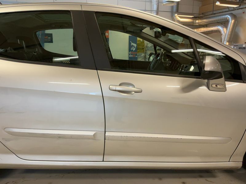 Peugeot 308 1.6 e-HDi Style 2013 – снимка 10