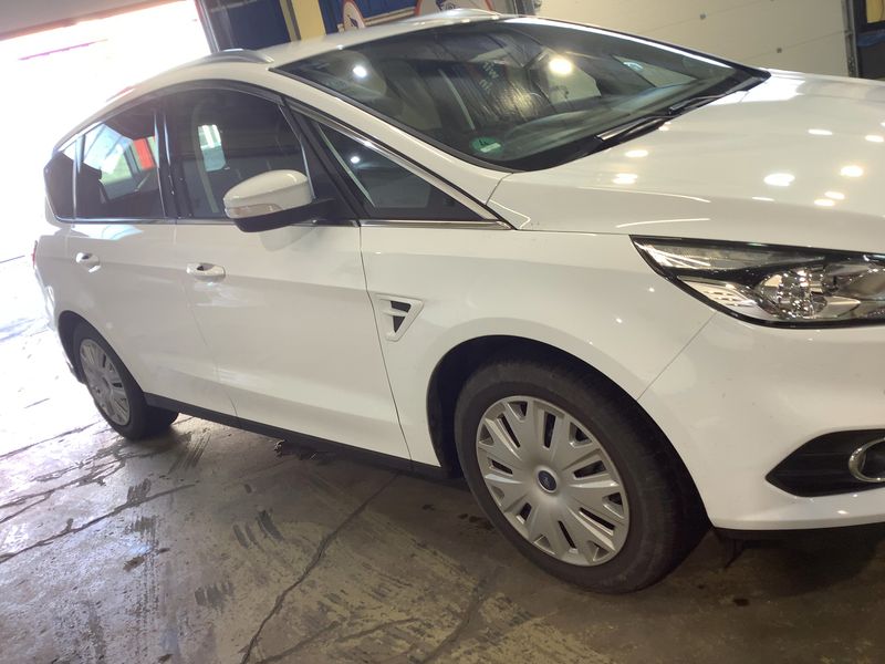 Ford S-Max 1.5 EcoBoost Titanium 2017 – снимка 12