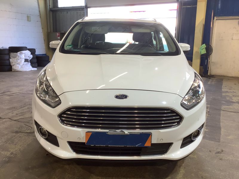 Ford S-Max 1.5 EcoBoost Titanium 2017 – снимка 14