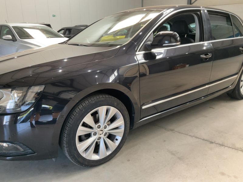 Skoda Superb 1.6 TDI Elegance 2015 – снимка на щета