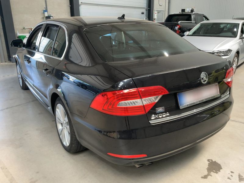 Skoda Superb 1.6 TDI Elegance 2015 – снимка на щета