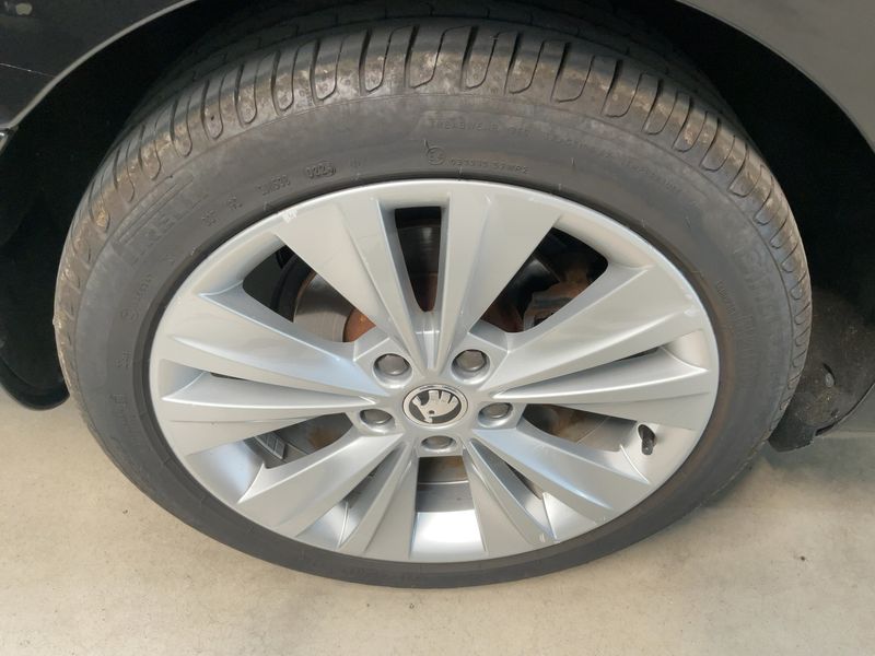 Skoda Superb 1.6 TDI Elegance 2015 – снимка на щета