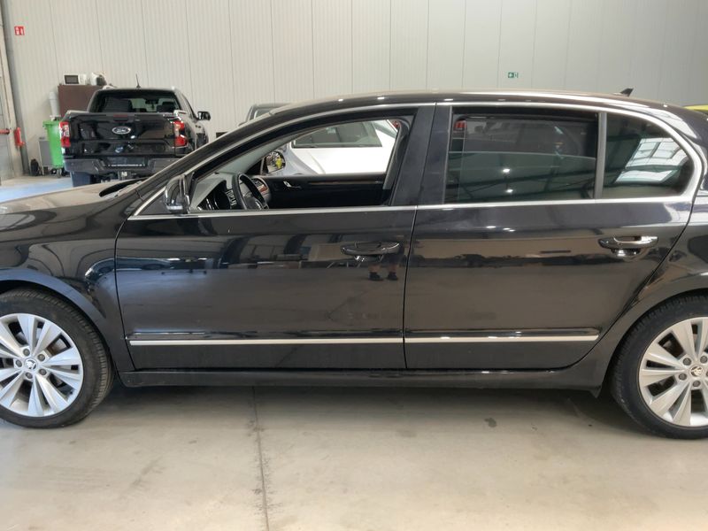 Skoda Superb 1.6 TDI Elegance 2015 – снимка на щета