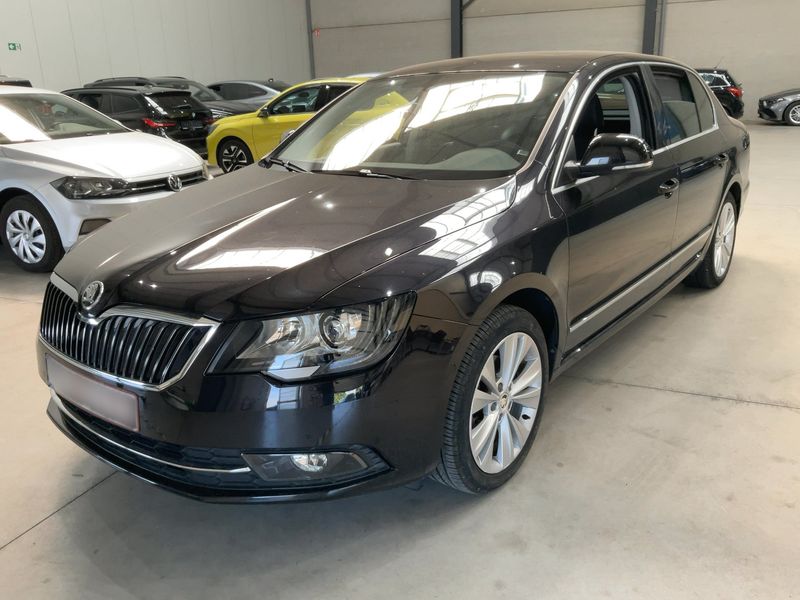 Skoda Superb 1.6 TDI Elegance 2015 – снимка 1