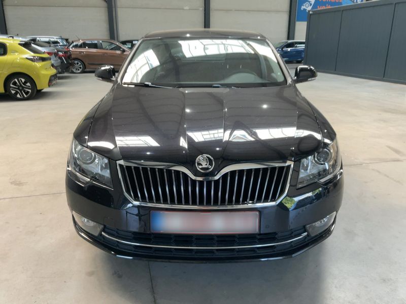 Skoda Superb 1.6 TDI Elegance 2015 – снимка на щета