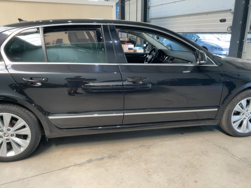 Skoda Superb 1.6 TDI Elegance 2015 – снимка на щета