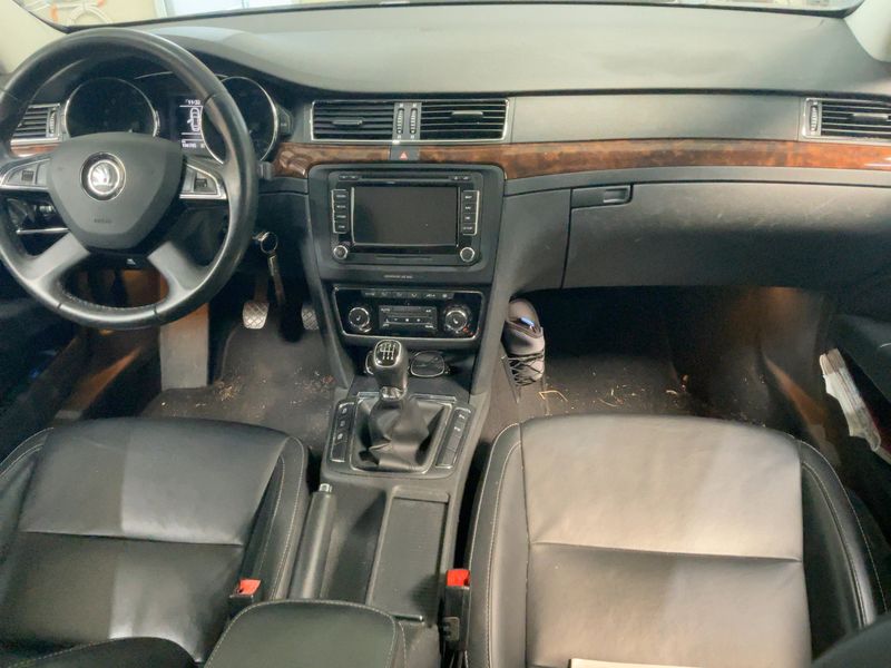 Skoda Superb 1.6 TDI Elegance 2015 – снимка 12