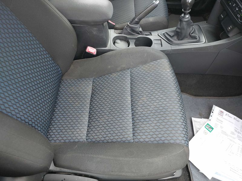 Toyota Auris 1.3 Cool 2015 – снимка 16