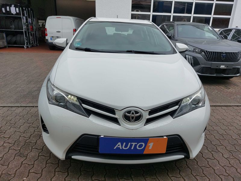 Toyota Auris 1.3 Cool 2015 – снимка 7